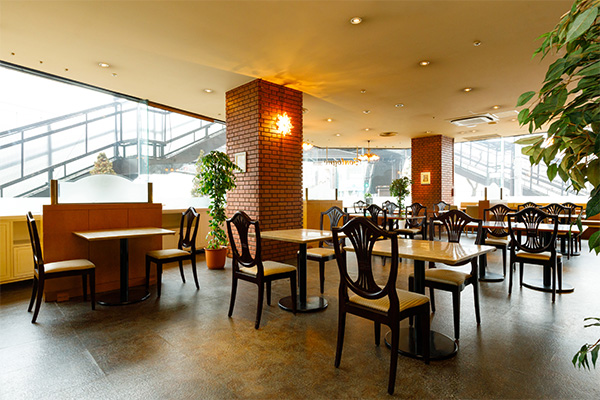 カフェダイニング「ブローニュ」