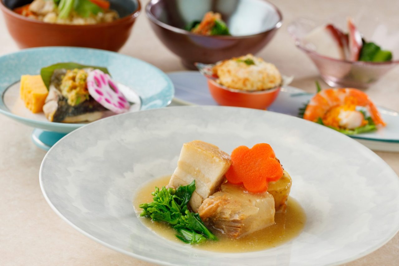 6月おすすめランチ「早池峰三元豚旨煮と鶏牛蒡炊き込み御飯御膳」