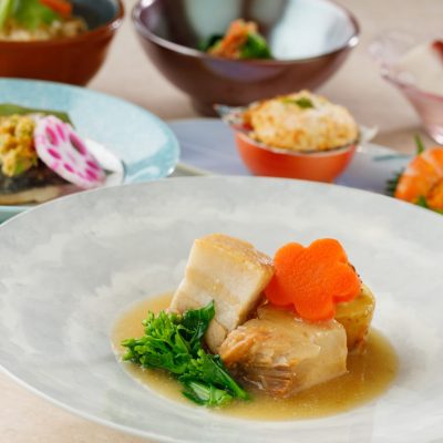 6月おすすめランチ「早池峰三元豚旨煮と鶏牛蒡炊き込み御飯御膳」