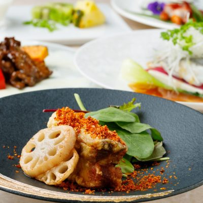 7・8月おすすめディナーコース「麻辣スペアリブと重ね蒸しの滋味が織りなすディナーコース」