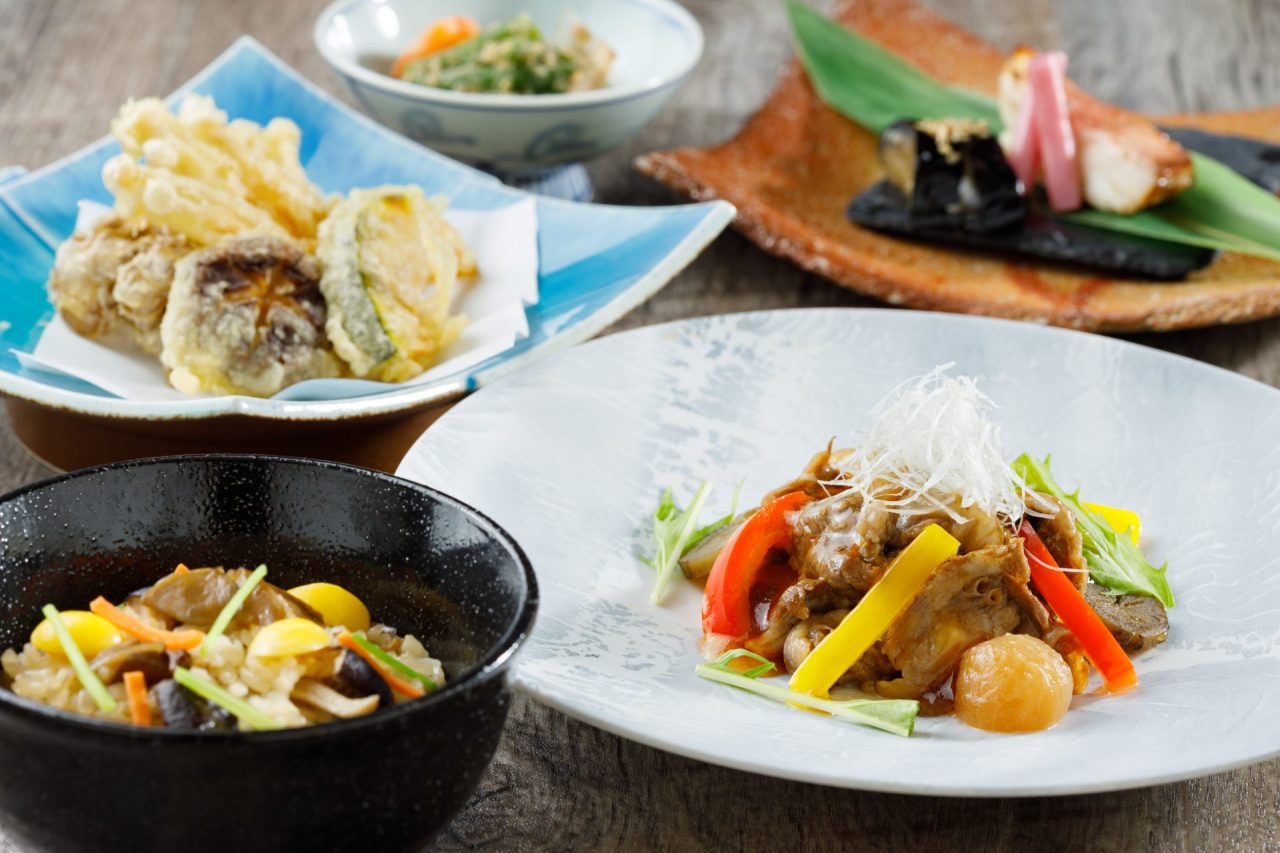 10月おすすめランチ「国産牛煮込みの秋晴れ御膳」