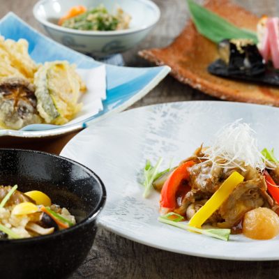 10月おすすめランチ「国産牛煮込みの秋晴れ御膳」