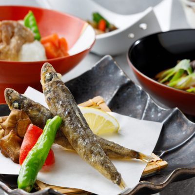 11月おすすめランチ「県産芋の子汁と目光の唐揚げ“小春日和御膳”」